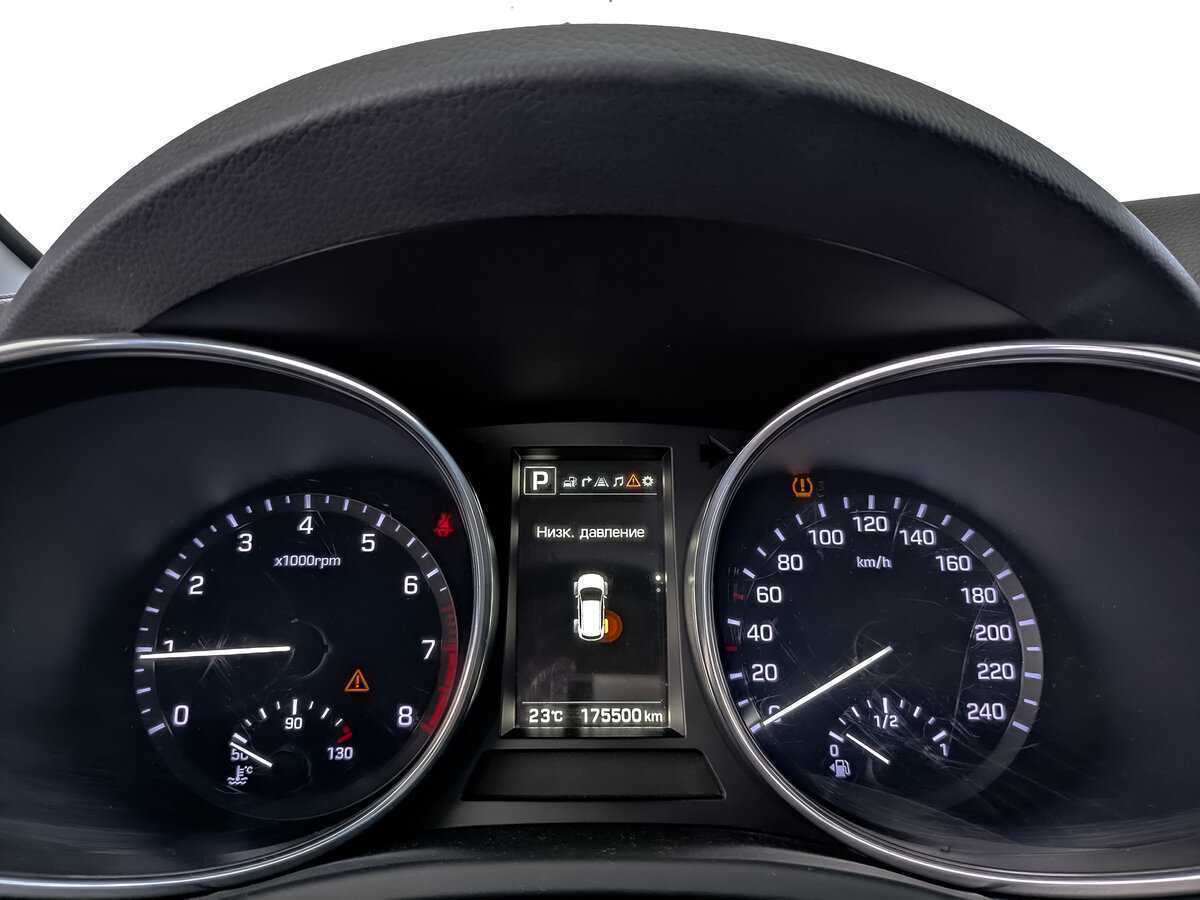 Hyundai Santa Fe 2017 года с пробегом. Фото: #11