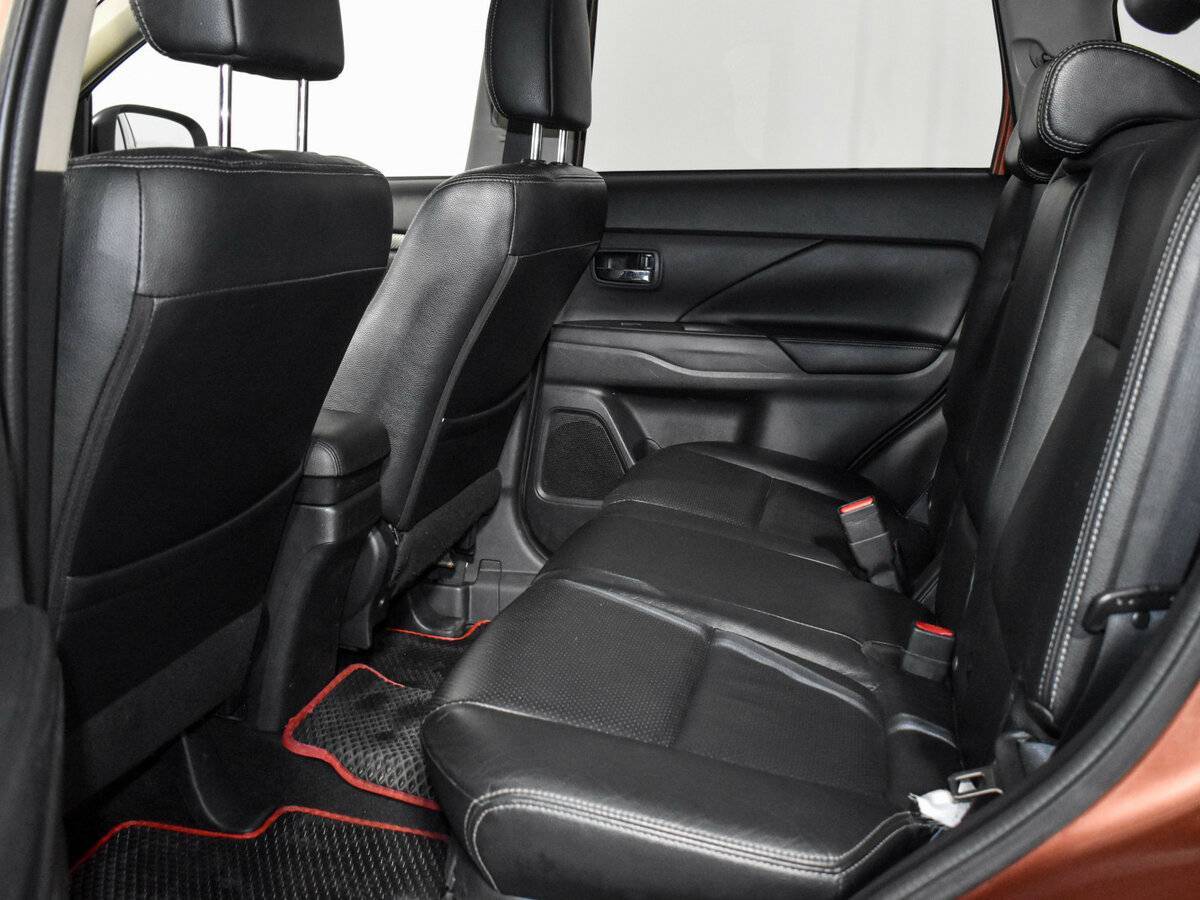 Mitsubishi Outlander 2012 года с пробегом. Фото: #12