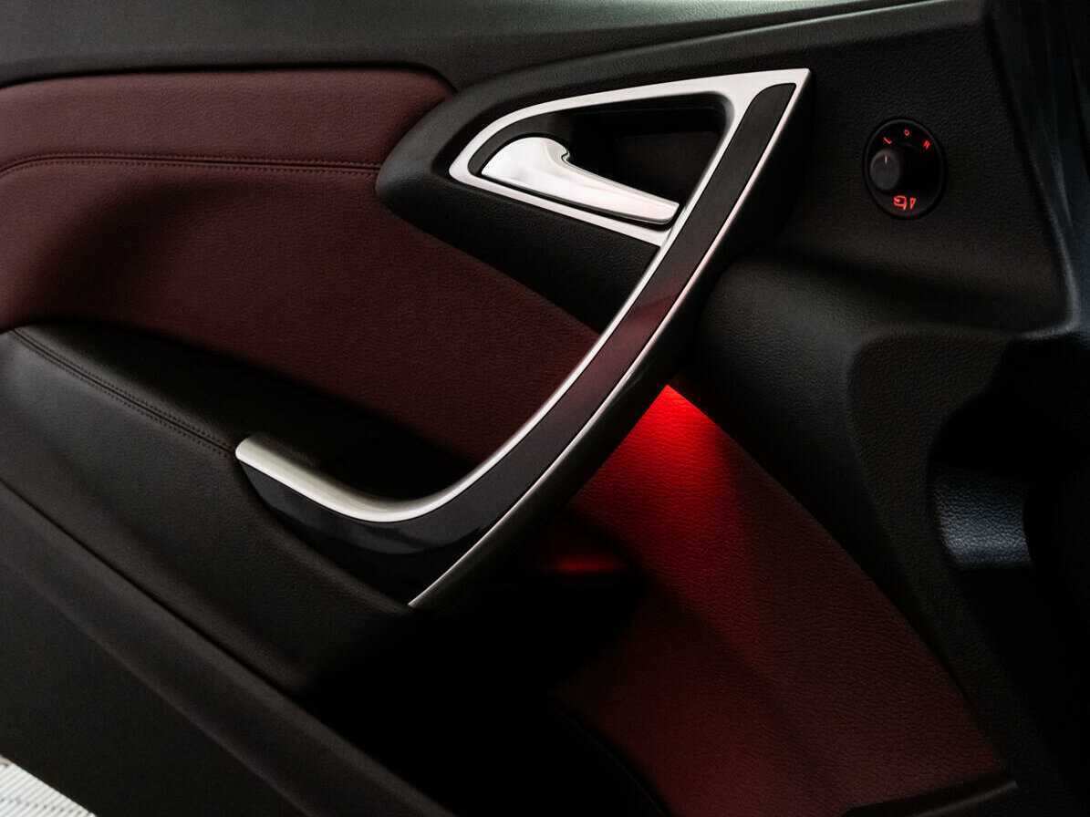 Opel Astra 2013 года с пробегом. Фото: #18