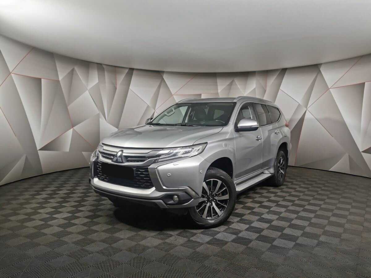 Mitsubishi Pajero Sport 2017 года с пробегом. Посмотреть фото