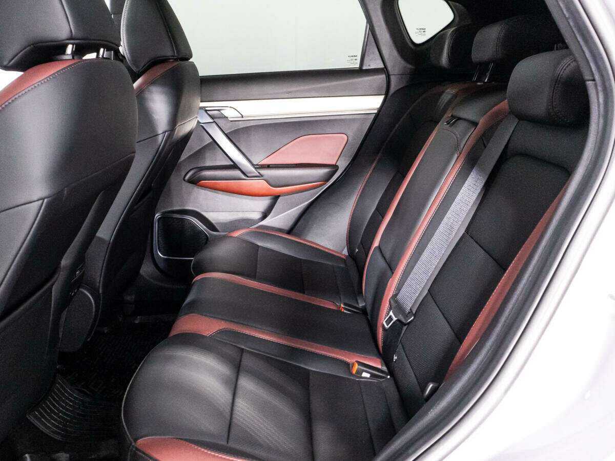 Geely Coolray 2023 года с пробегом. Фото: #9