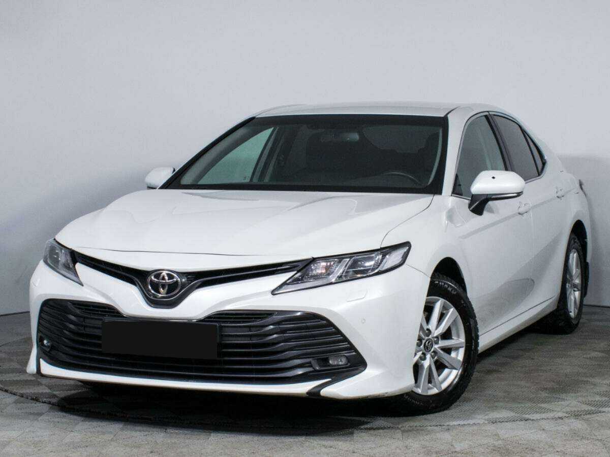 Toyota Camry 2020 года с пробегом. Посмотреть фото