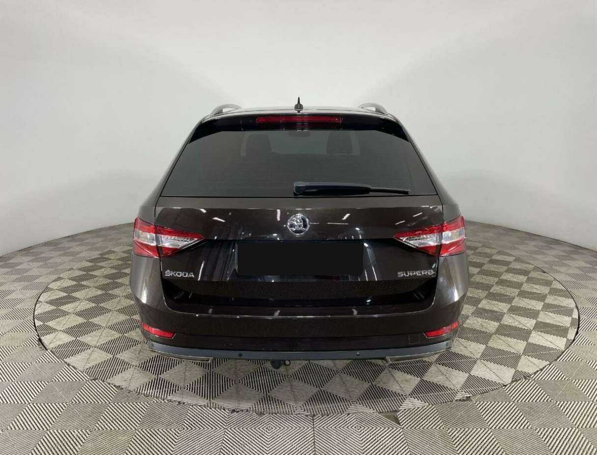 Skoda Superb 2016 года с пробегом. Фото: #1