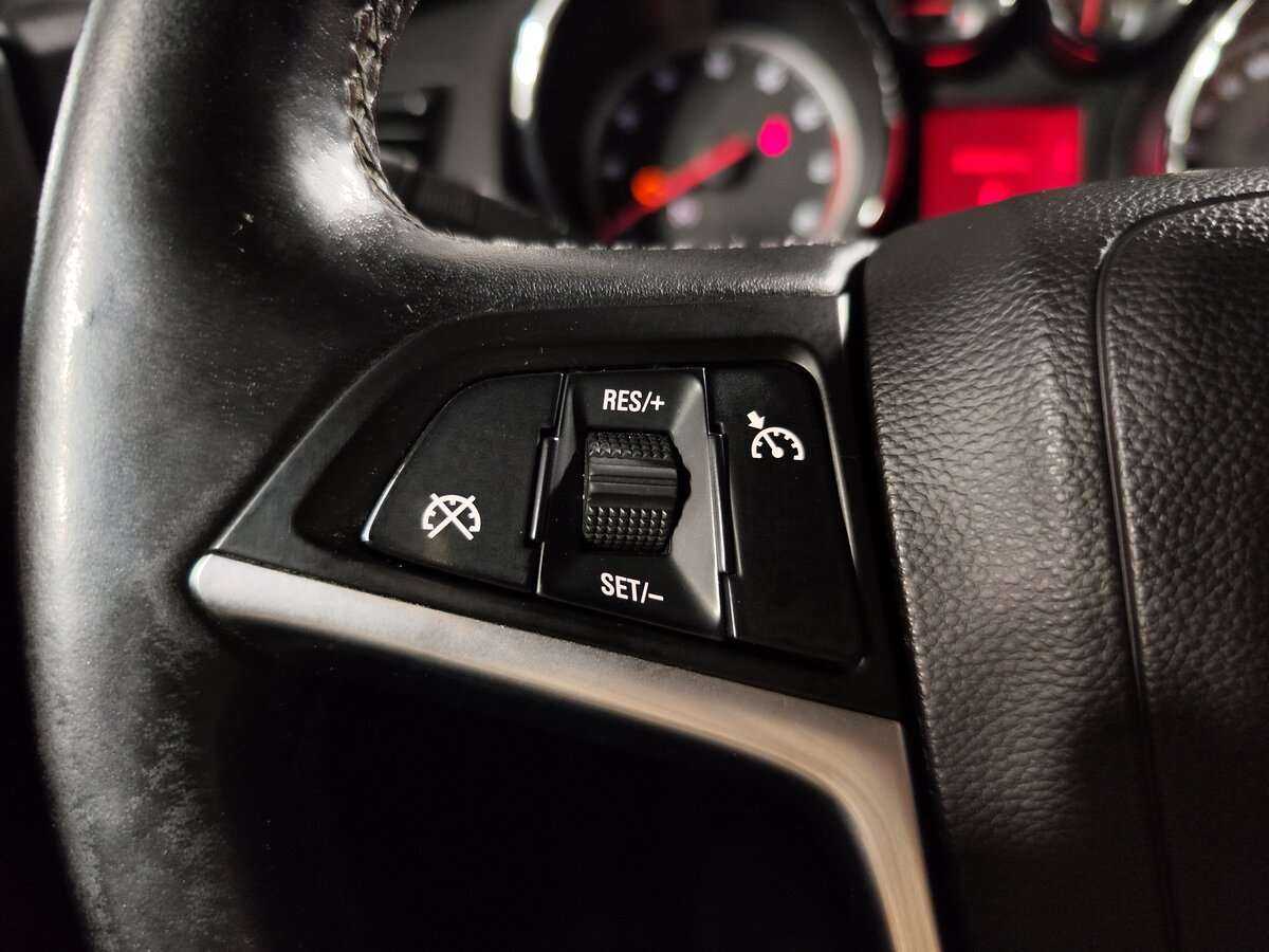 Opel Astra 2012 года с пробегом. Фото: #9