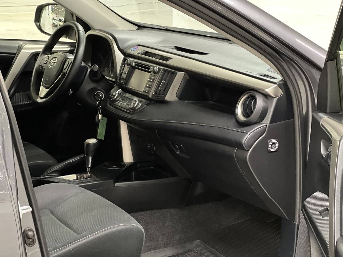 Toyota RAV4 2013 года с пробегом. Фото: #10