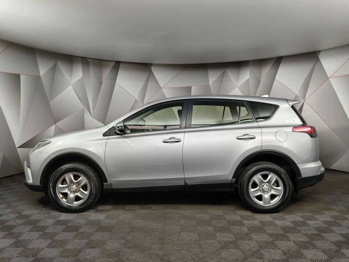 Toyota RAV4 2016 года с пробегом. Фото: #3