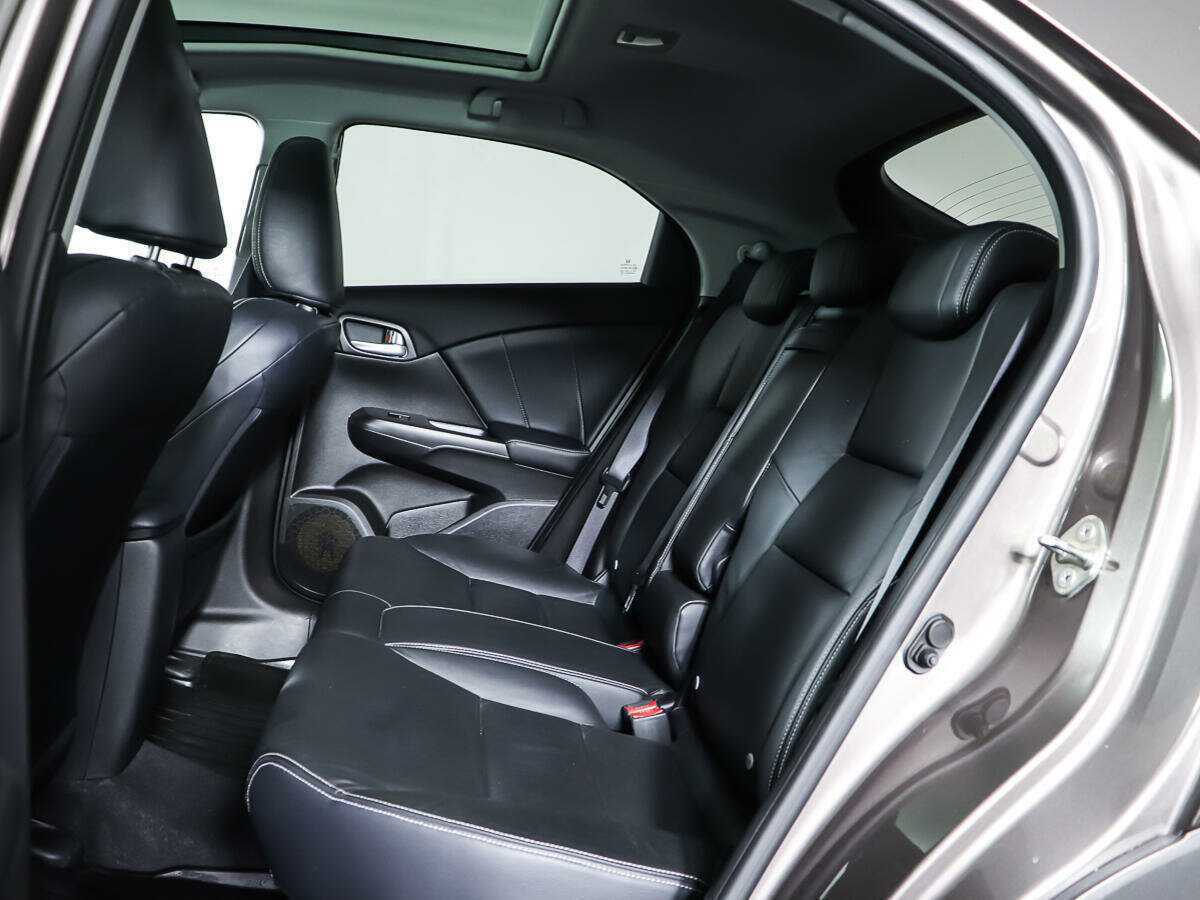 Honda Civic 2013 года с пробегом. Фото: #9