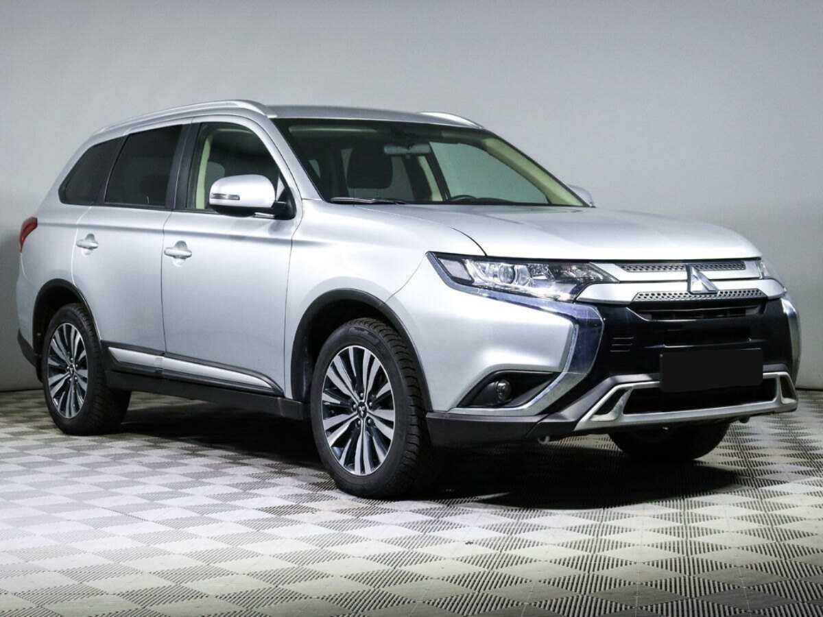Mitsubishi Outlander 2021 года с пробегом. Фото: #2