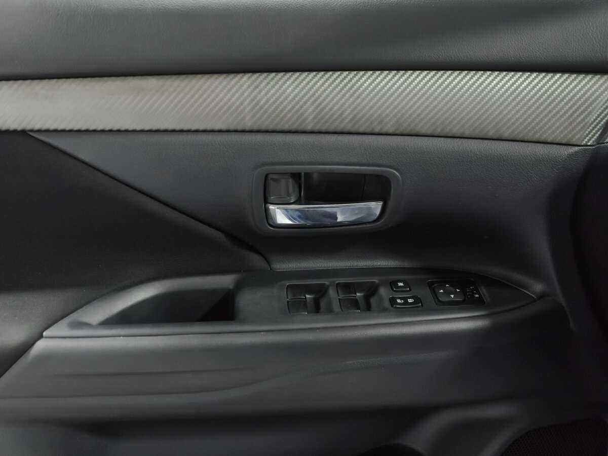 Mitsubishi Outlander 2013 года с пробегом. Фото: #11