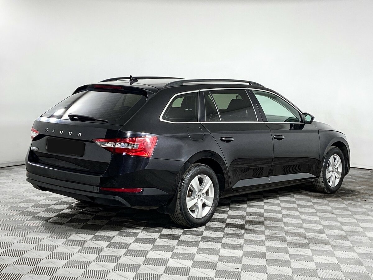Skoda Superb 2020 года с пробегом. Фото: #3