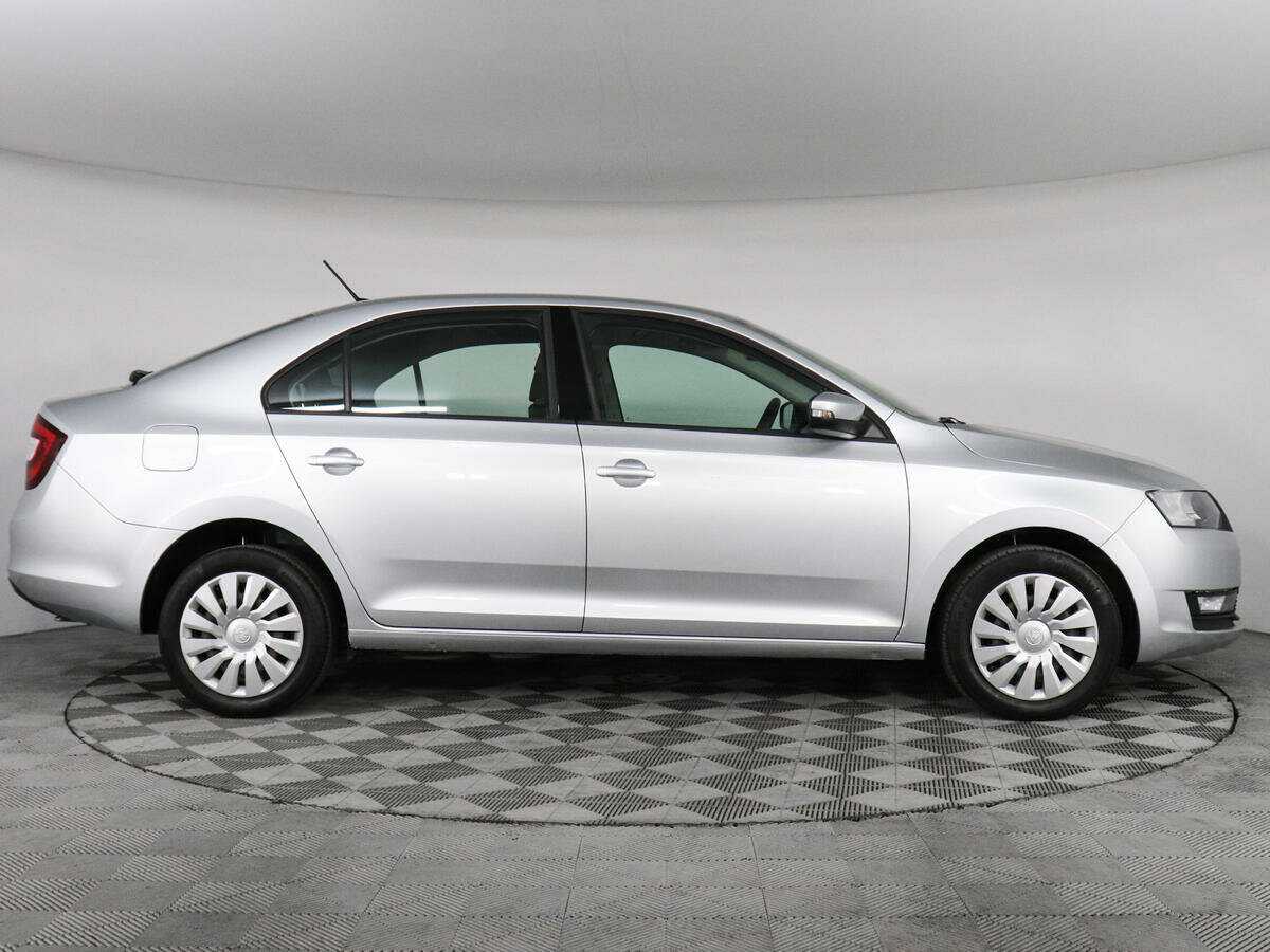 Skoda Rapid 2018 года с пробегом. Фото: #3