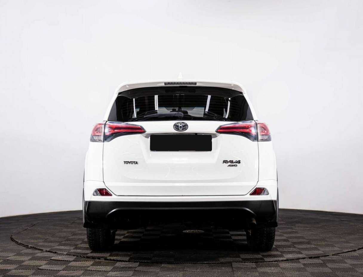 Toyota RAV4 2017 года с пробегом. Фото: #4