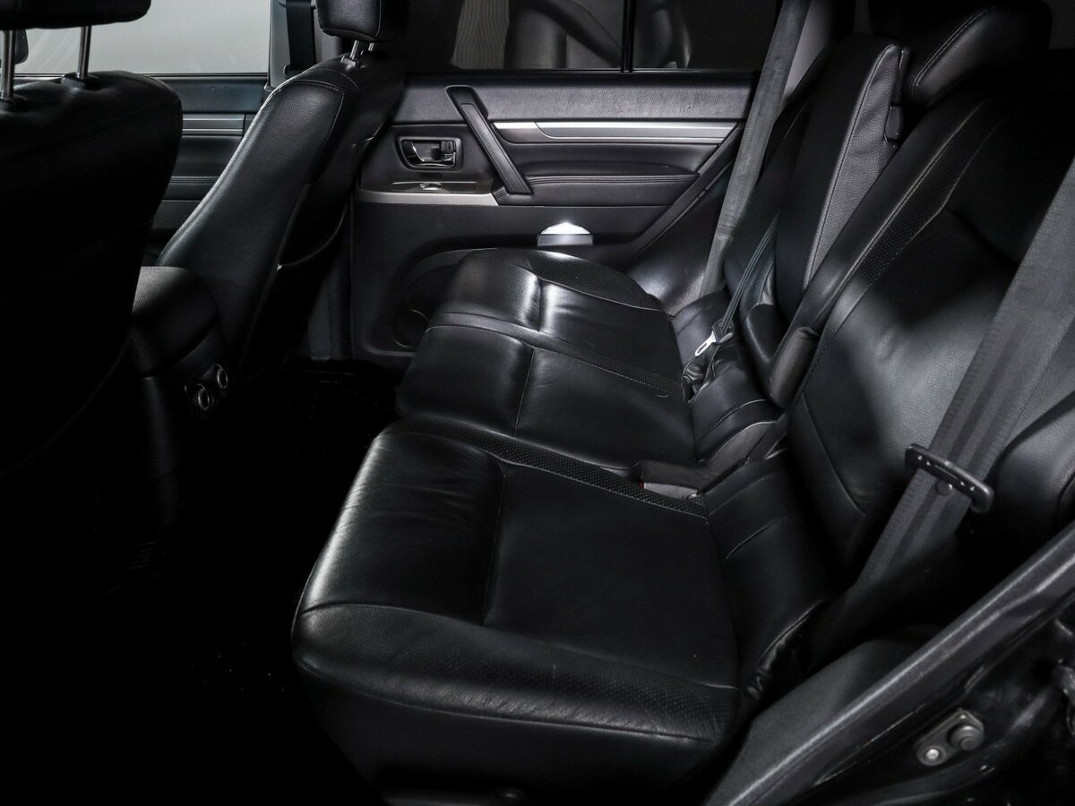 Mitsubishi Pajero 2012 года с пробегом. Фото: #7