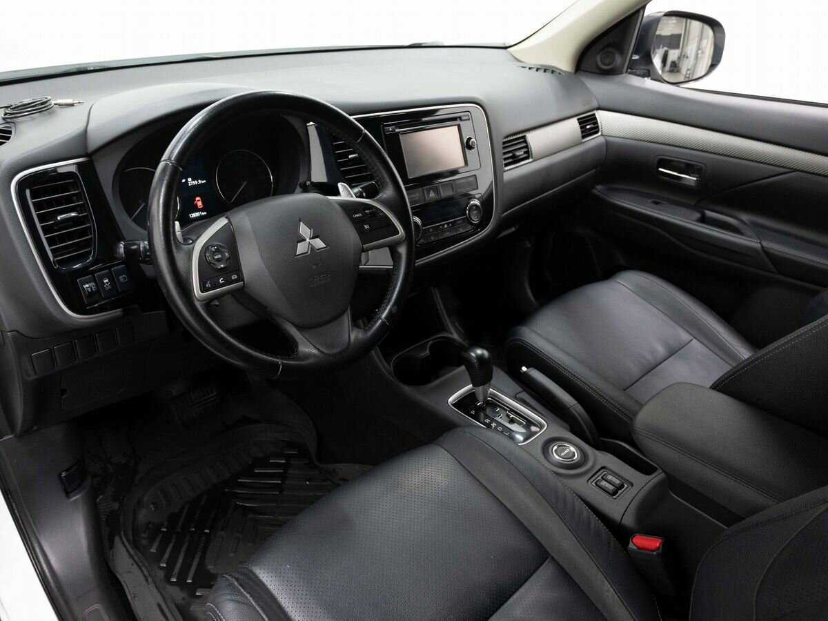 Mitsubishi Outlander 2012 года с пробегом. Фото: #7