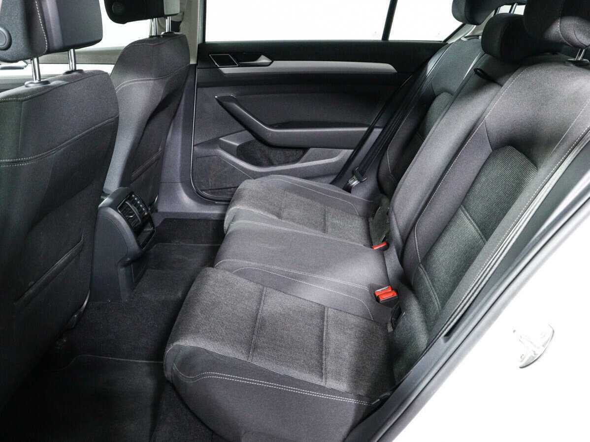 Volkswagen Passat 2019 года с пробегом. Фото: #7