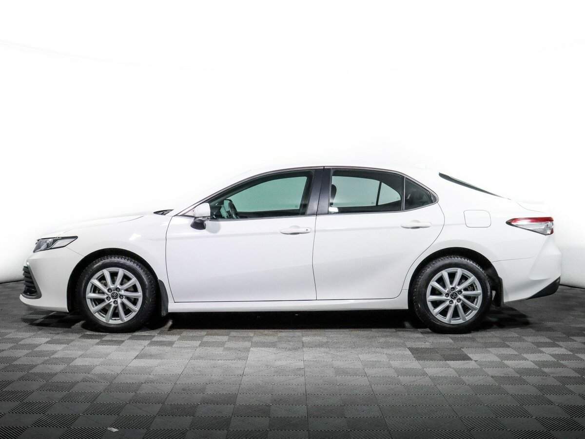 Toyota Camry 2021 года с пробегом. Фото: #5