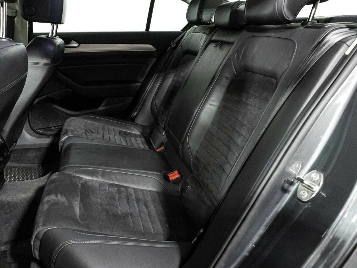 Volkswagen Passat 2017 года с пробегом. Фото: #9