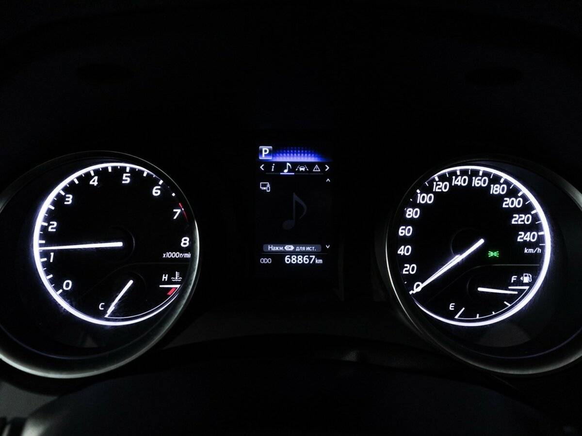 Toyota Camry 2021 года с пробегом. Фото: #11