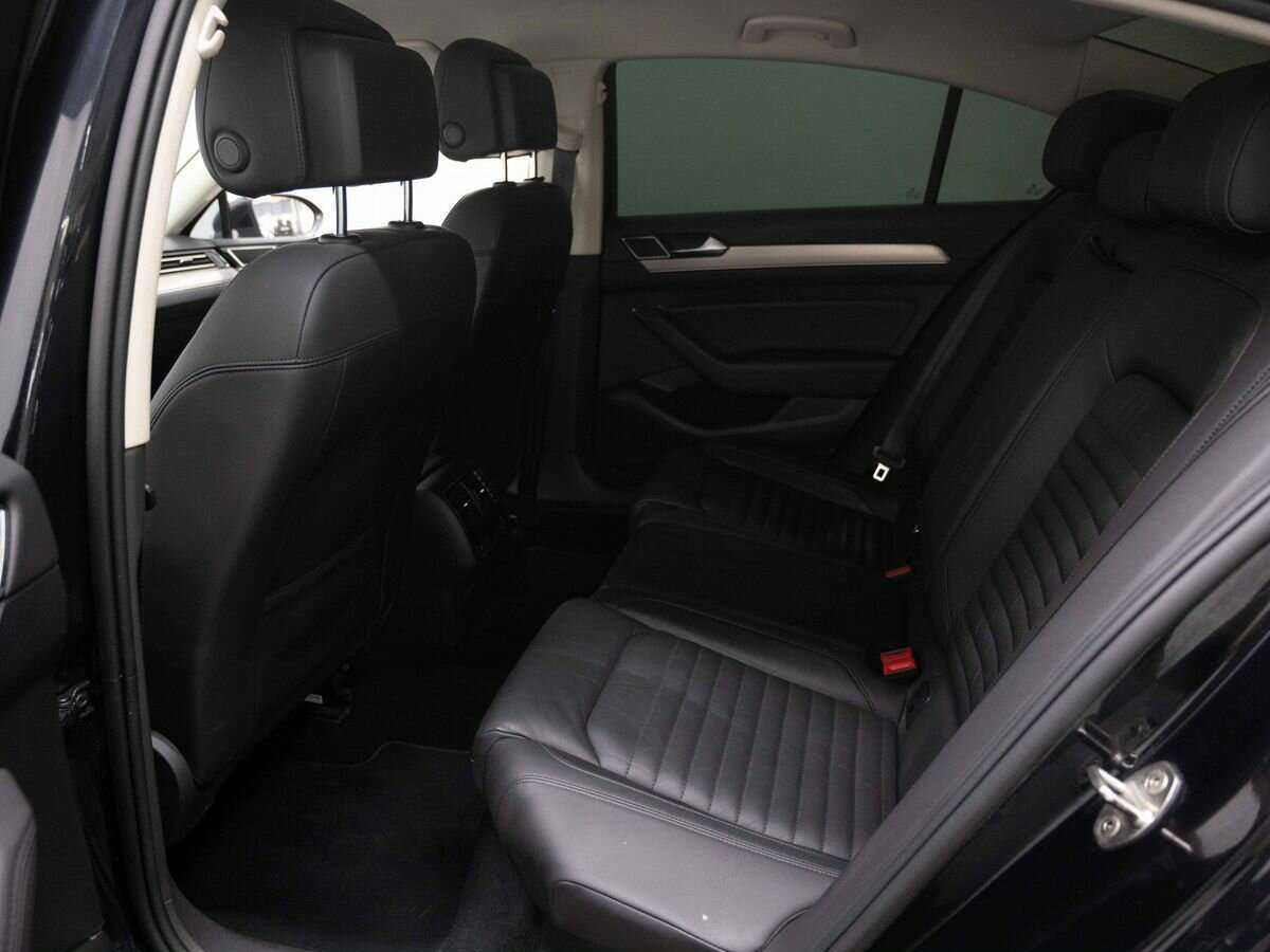 Volkswagen Passat 2019 года с пробегом. Фото: #8