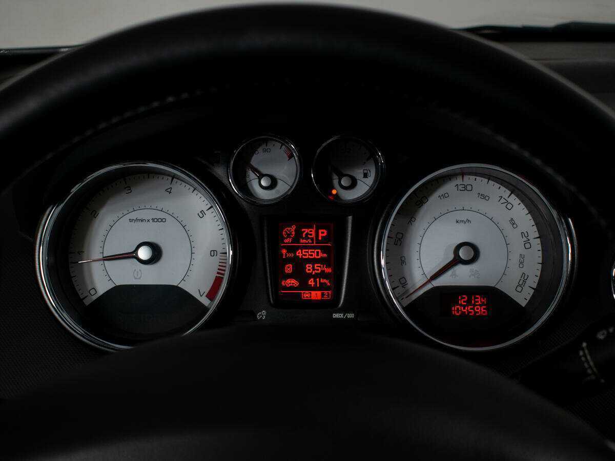 Peugeot 408 2018 года с пробегом. Фото: #9