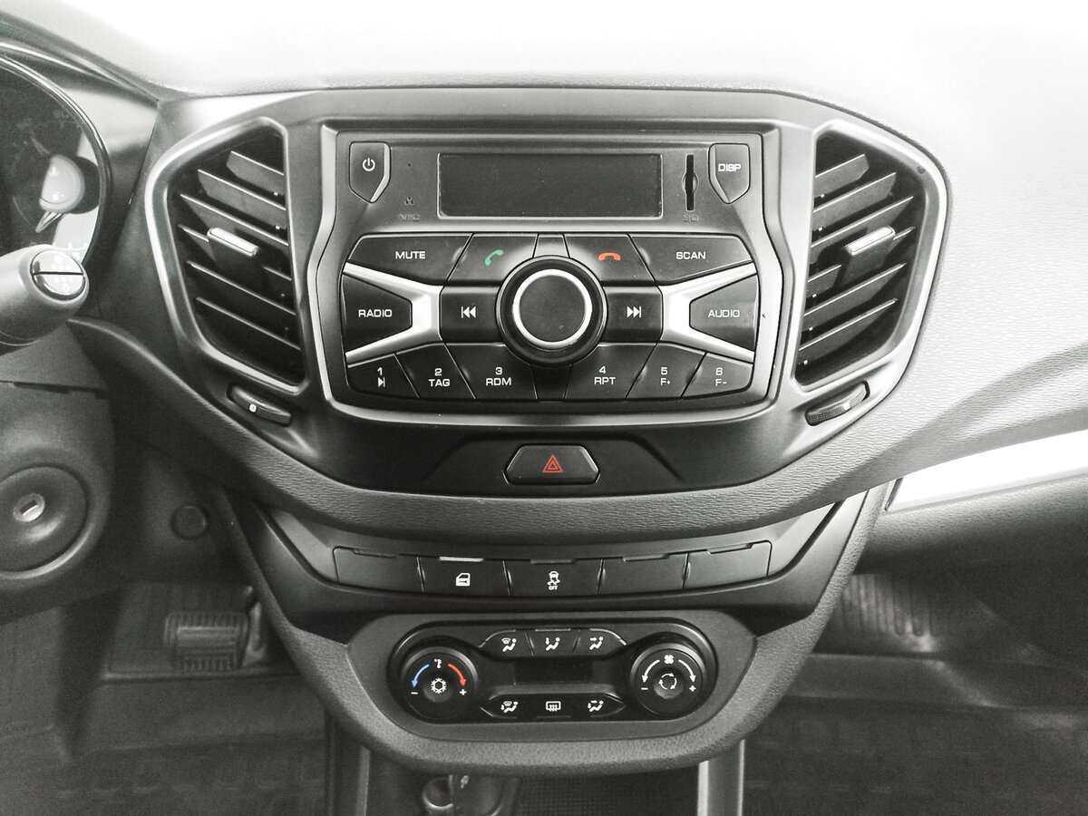 Lada (ВАЗ) Vesta 2015 года с пробегом. Фото: #11