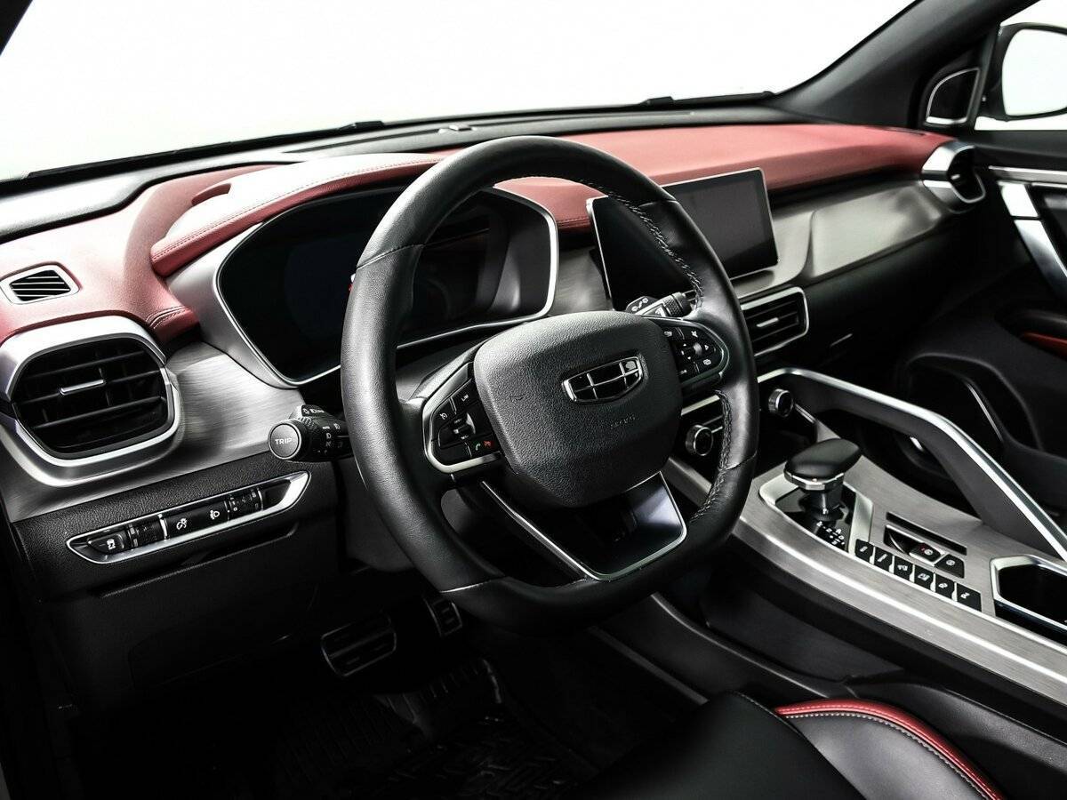 Geely Coolray 2023 года с пробегом. Фото: #12