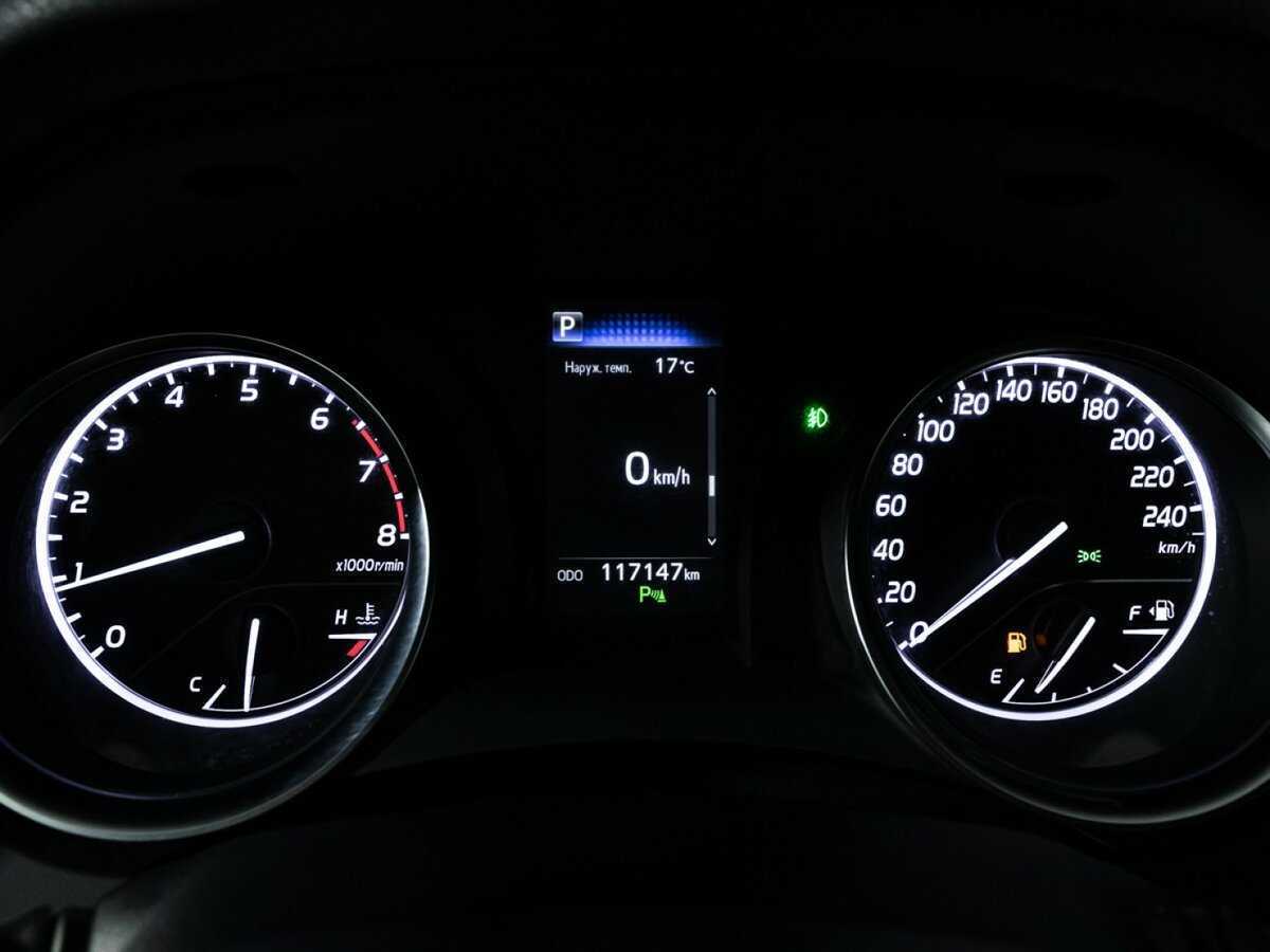 Toyota Camry 2019 года с пробегом. Фото: #11