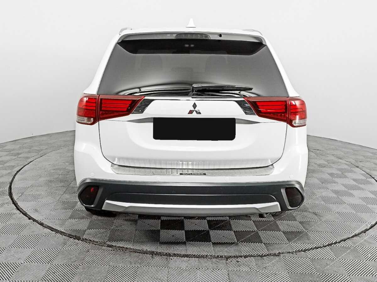 Mitsubishi Outlander 2018 года с пробегом. Фото: #5