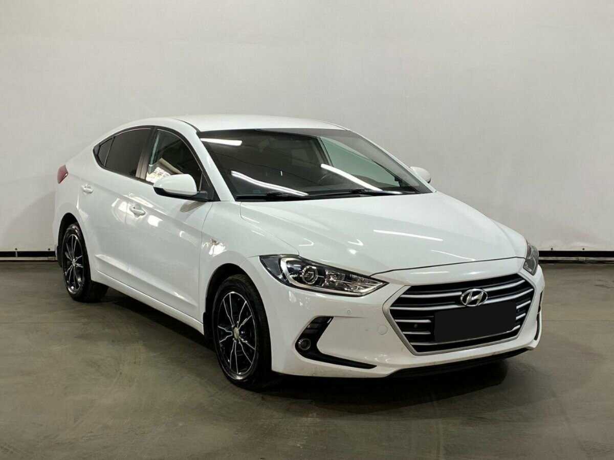 Hyundai Elantra 2017 года с пробегом. Фото: #2