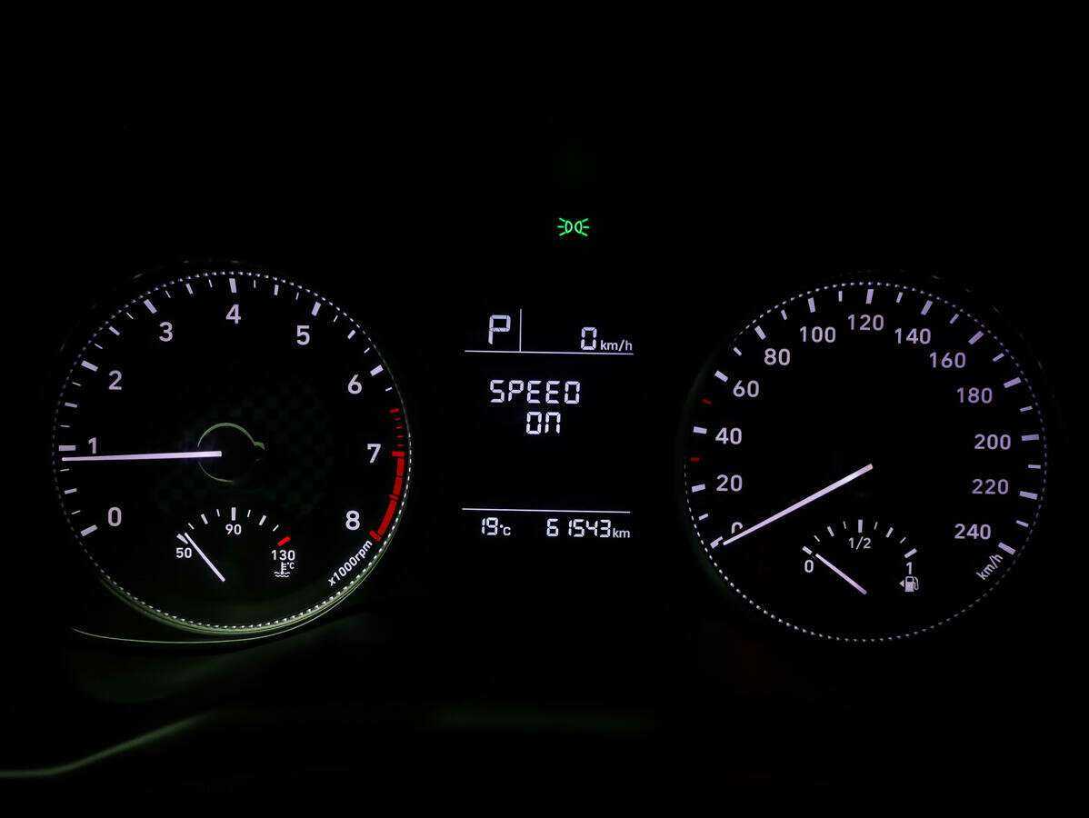 Hyundai Elantra 2019 года с пробегом. Фото: #15