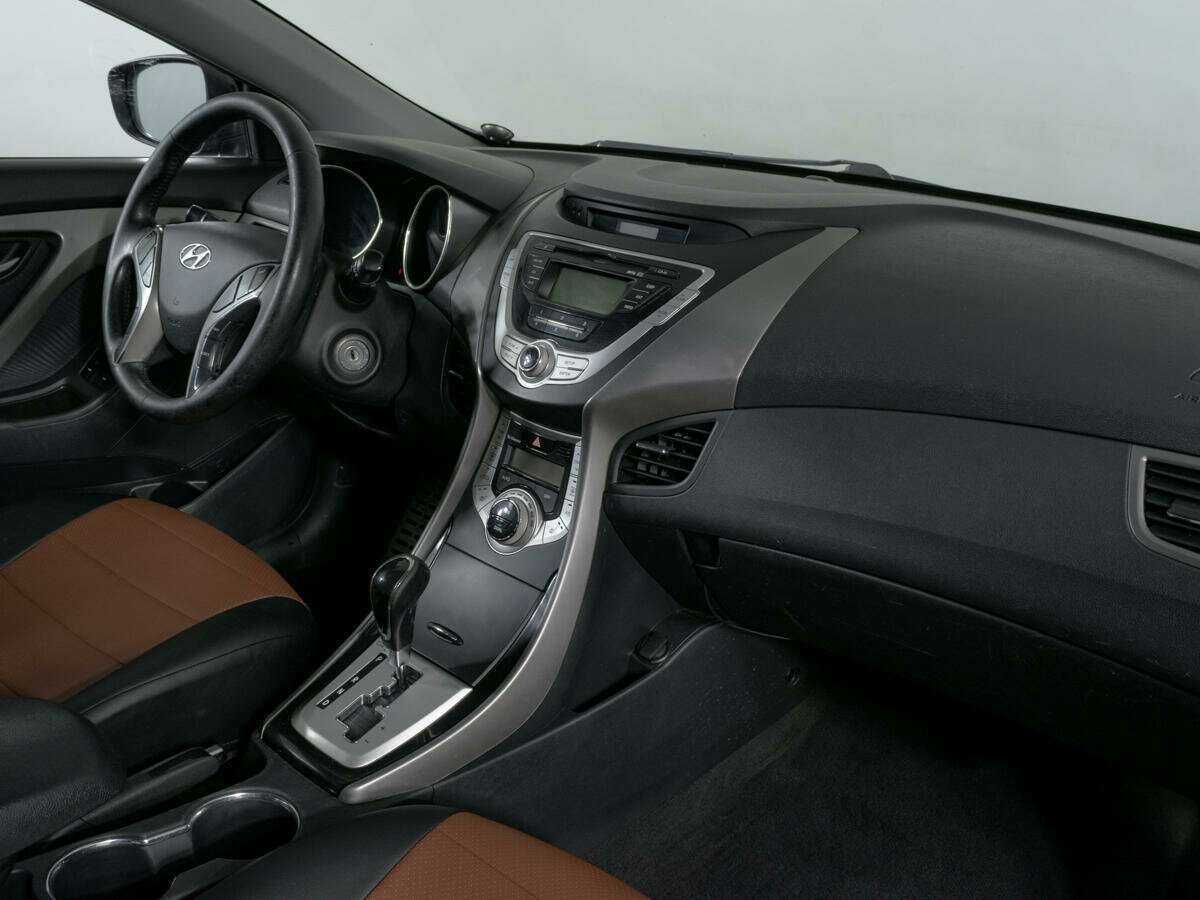 Hyundai Elantra 2012 года с пробегом. Фото: #8