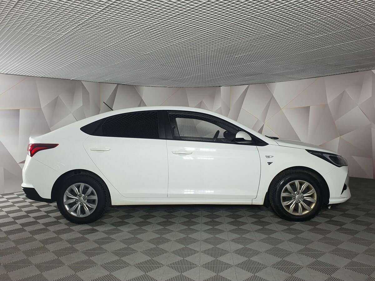 Hyundai Solaris 2021 года с пробегом. Фото: #3