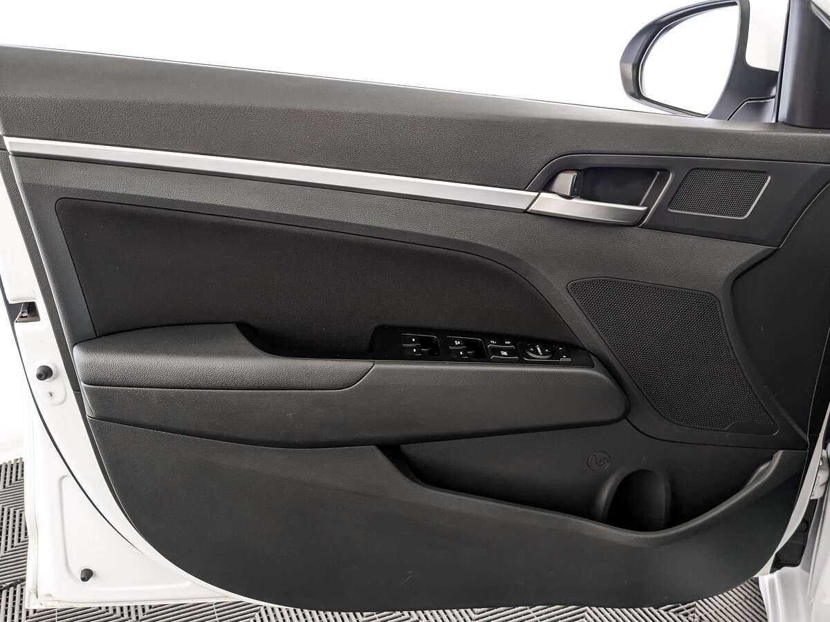 Hyundai Elantra 2020 года с пробегом. Фото: #14