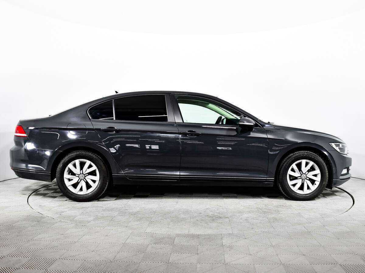 Volkswagen Passat 2017 года с пробегом. Фото: #3