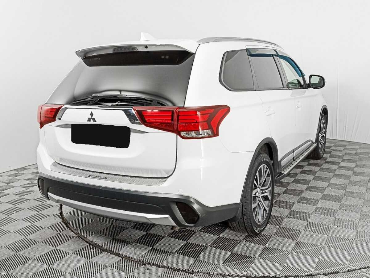 Mitsubishi Outlander 2018 года с пробегом. Фото: #4