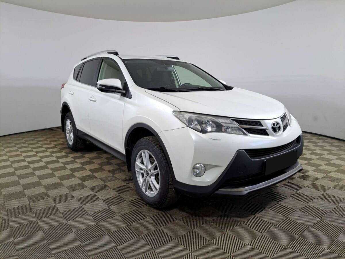 Toyota RAV4 2014 года с пробегом. Фото: #2