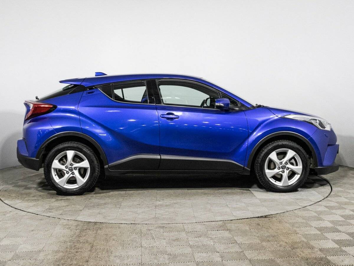 Toyota C-HR 2019 года с пробегом. Фото: #3