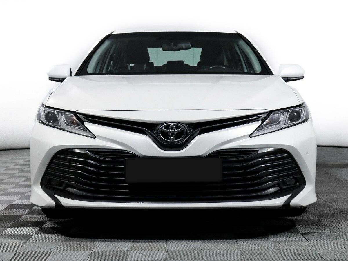 Toyota Camry 2020 года с пробегом. Фото: #1