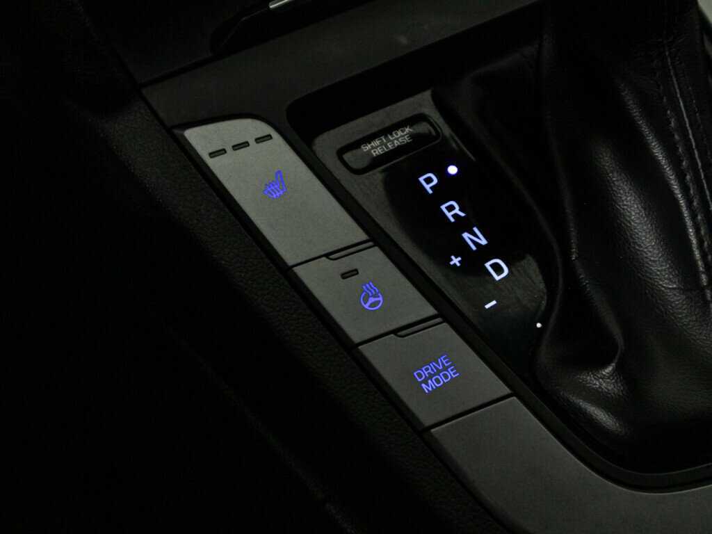 Hyundai Elantra 2018 года с пробегом. Фото: #17