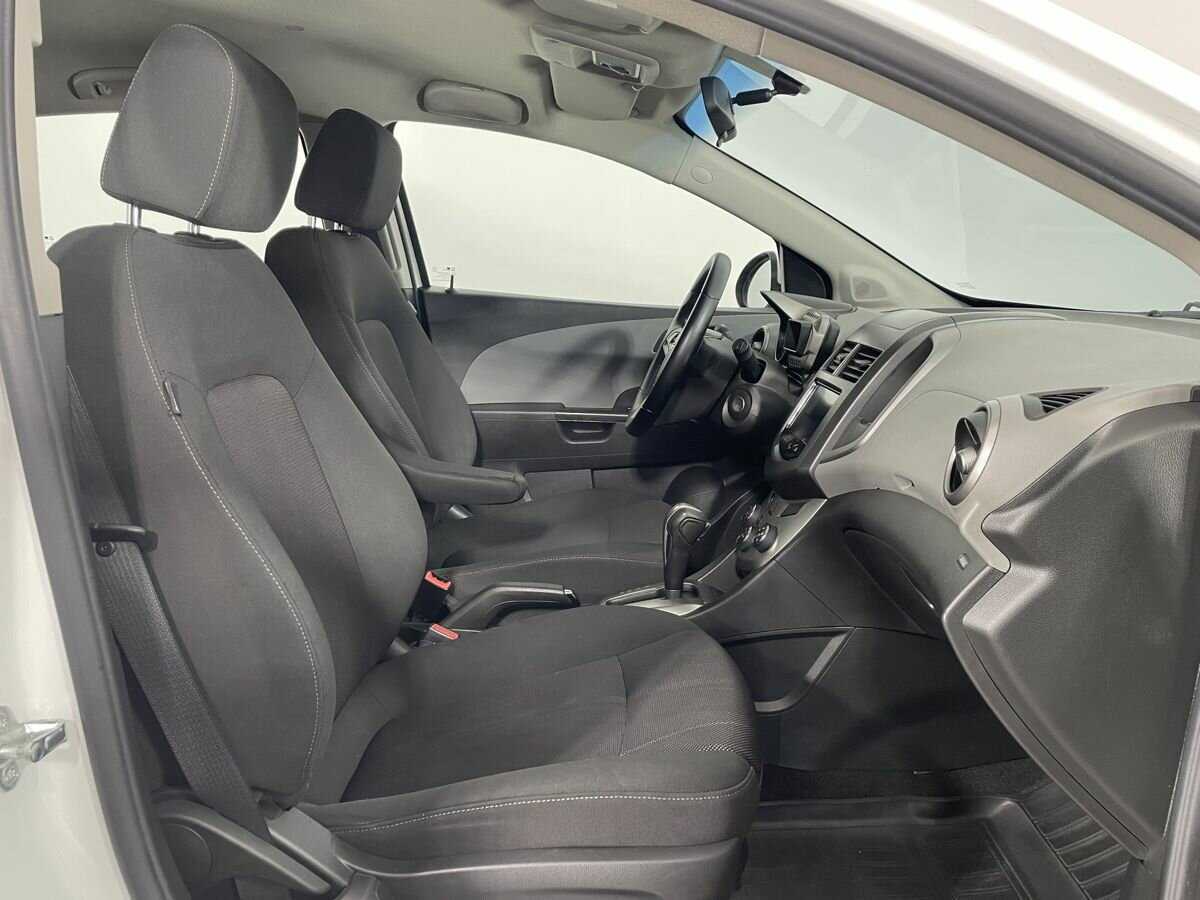 Chevrolet Aveo 2014 года с пробегом. Фото: #12