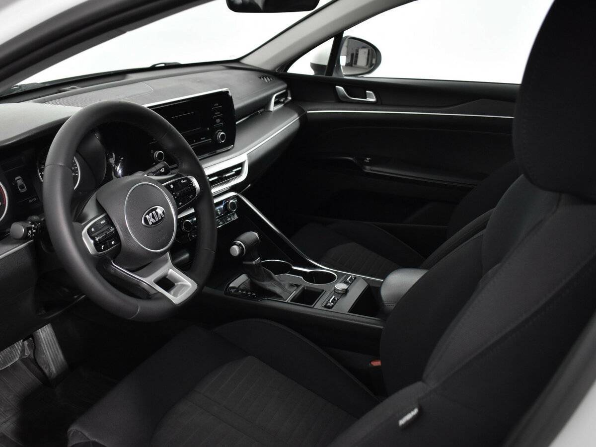 Kia K5 2021 года с пробегом. Фото: #8