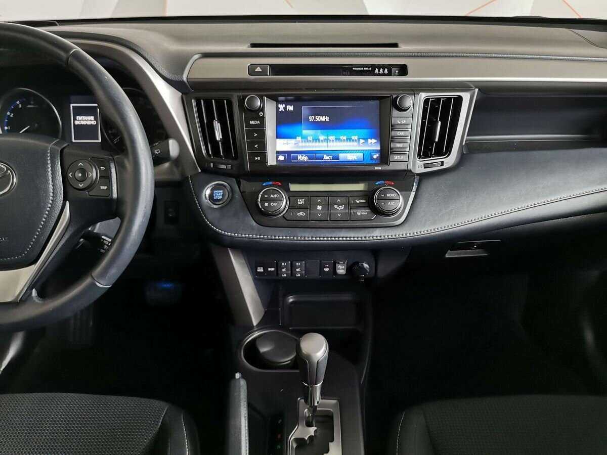 Toyota RAV4 2018 года с пробегом. Фото: #10