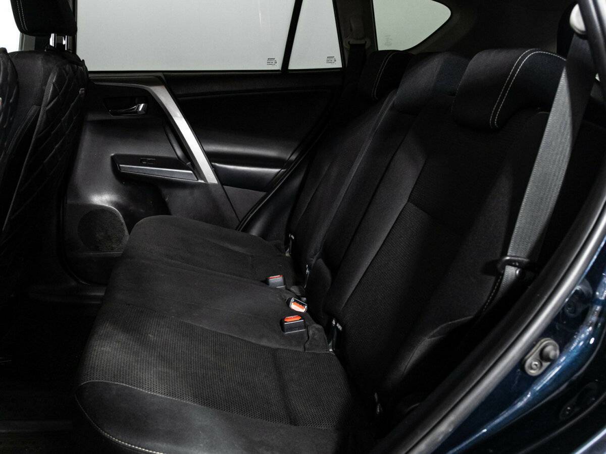 Toyota RAV4 2018 года с пробегом. Фото: #9