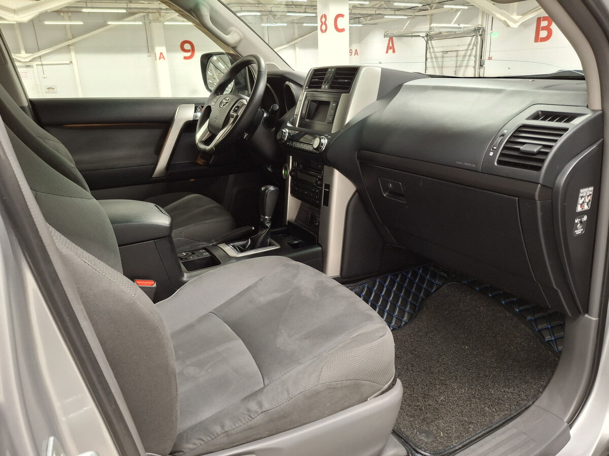 Toyota Land Cruiser Prado 2012 года с пробегом. Фото: #10