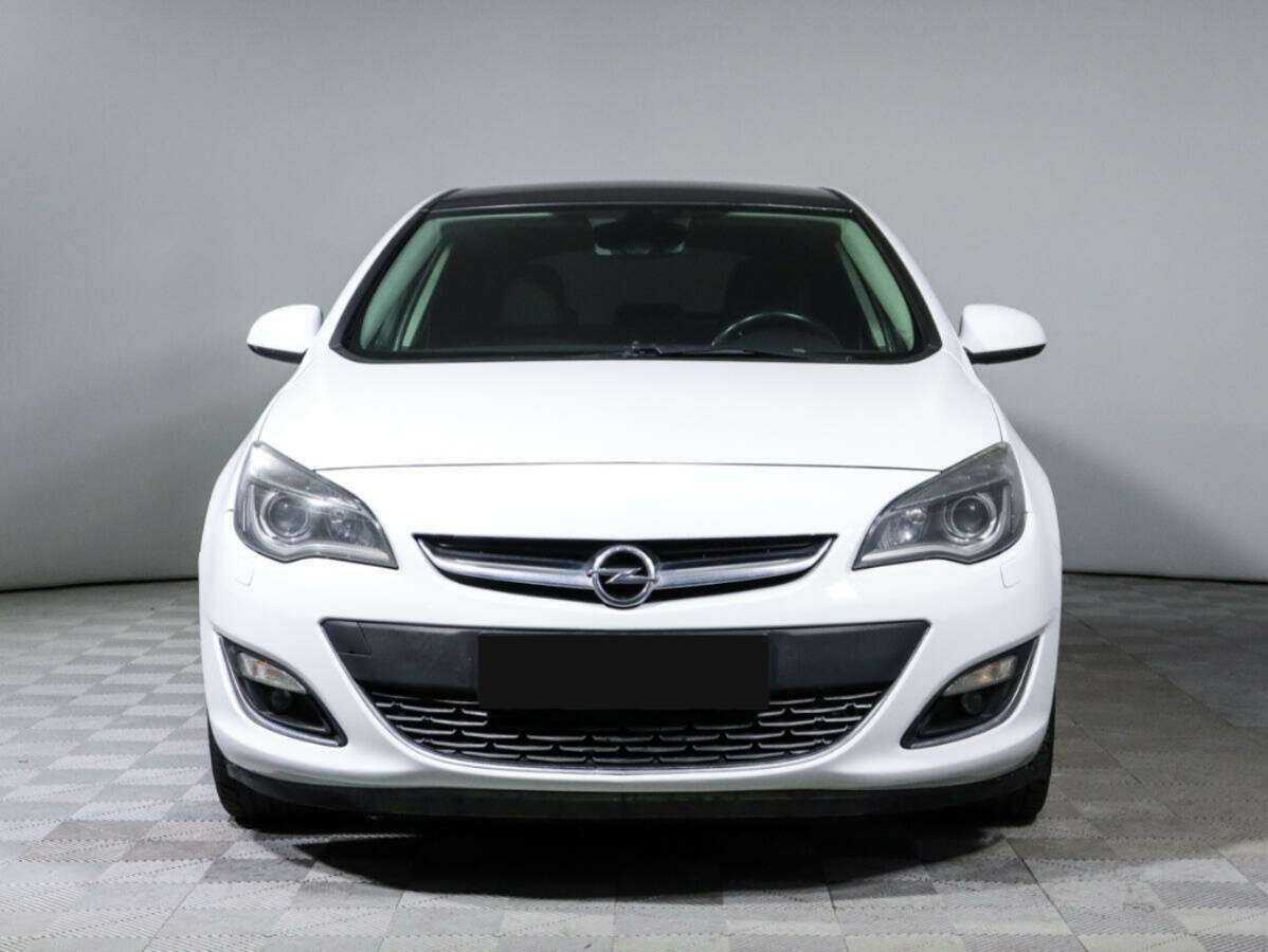 Opel Astra 2012 года с пробегом. Фото: #1
