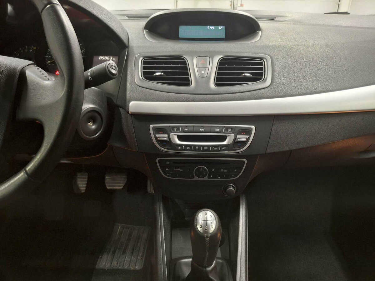 Renault Fluence 2012 года с пробегом. Фото: #14