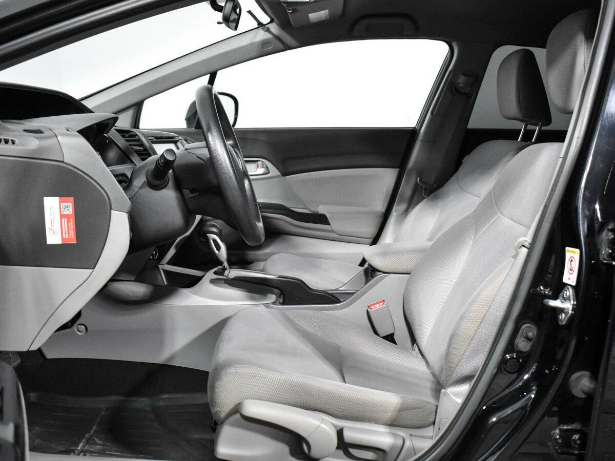 Honda Civic 2012 года с пробегом. Фото: #7