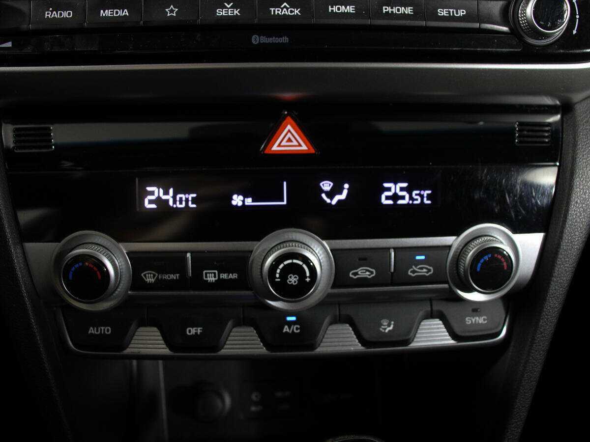 Hyundai Elantra 2020 года с пробегом. Фото: #16