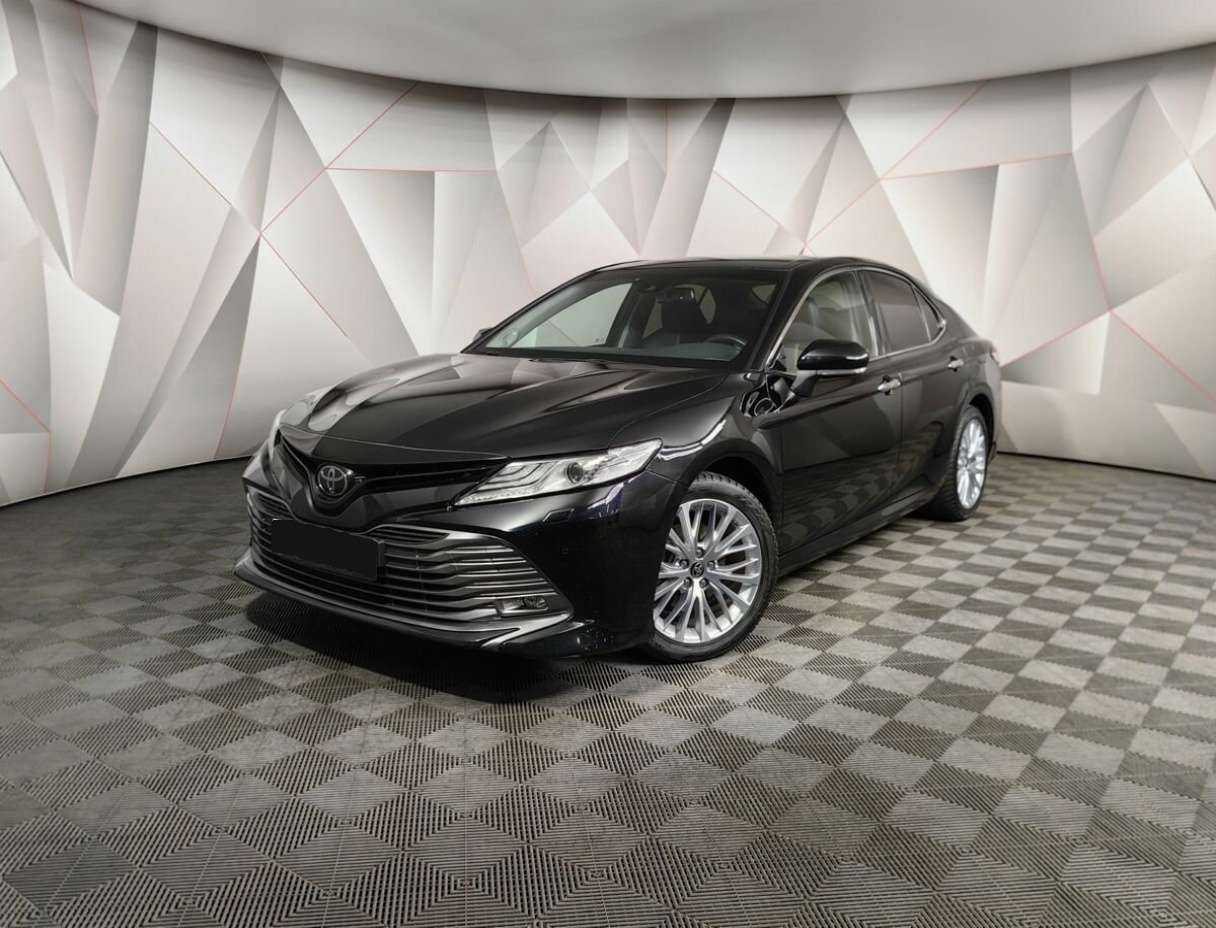 Toyota Camry 2020 года с пробегом. Посмотреть фото