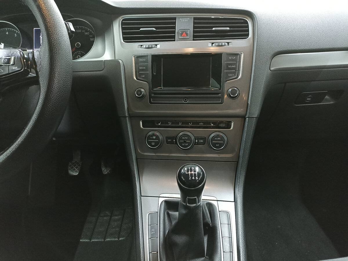 Volkswagen Golf 2013 года с пробегом. Фото: #14